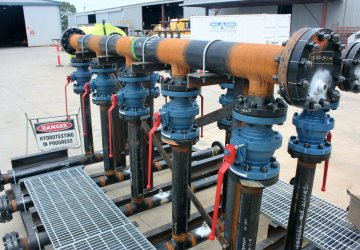 Distribution manifold skid